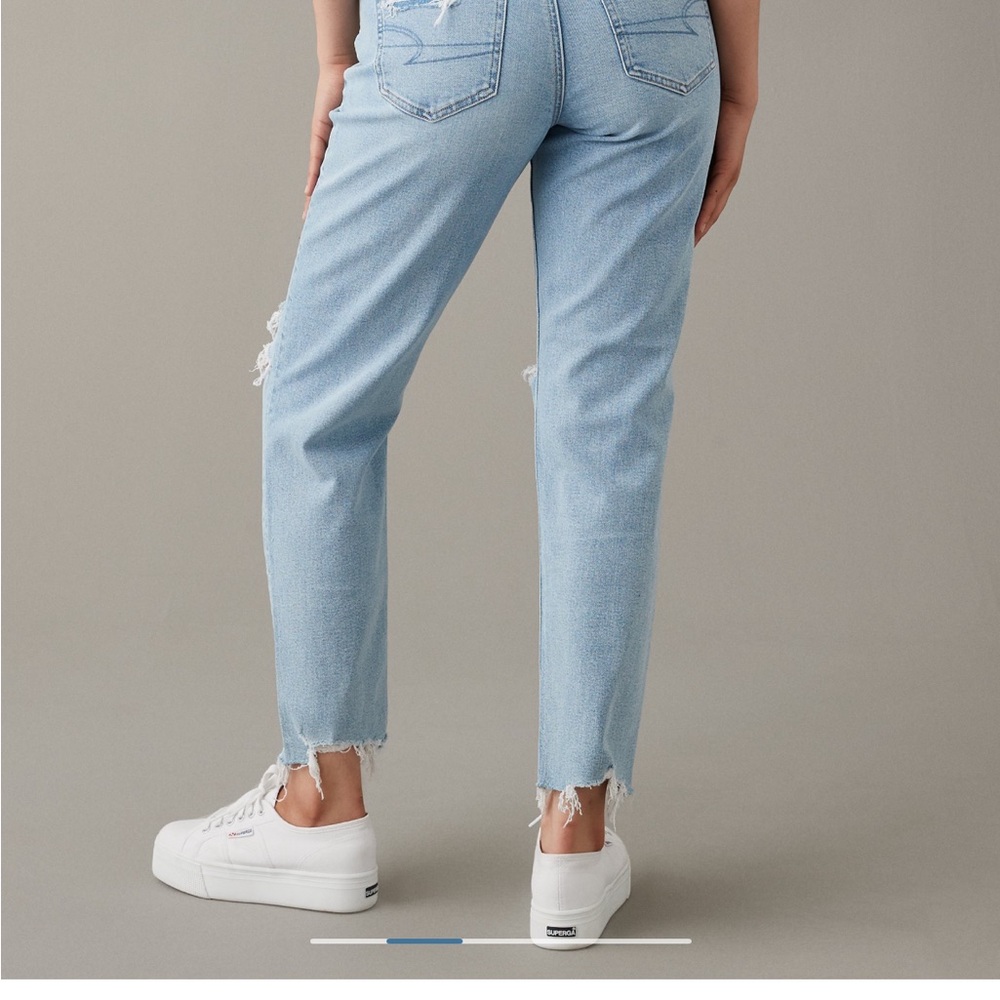 American Eagle Outfitters Light Blue Cropped Jeans